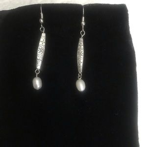 Freshwater pearl drop earrings